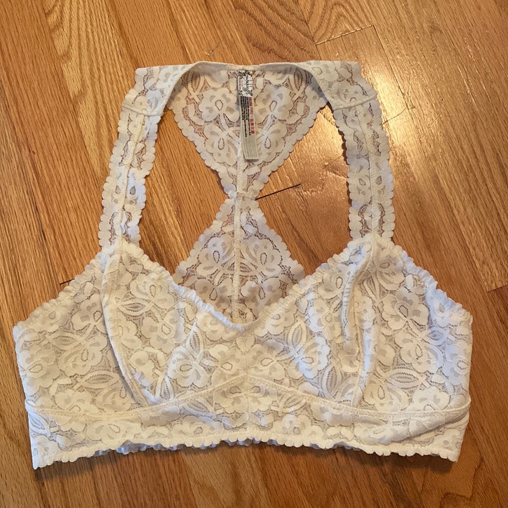 Free people intimacy collection- lace bralette in cream. Size L.